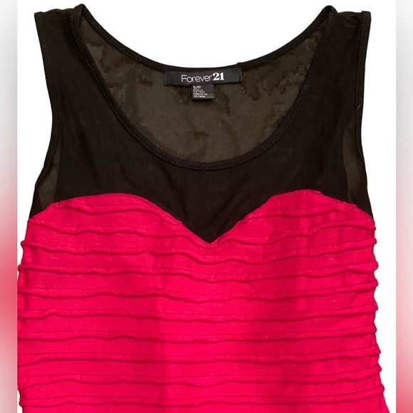 Dark Pink heart-shaped bodycon sleeveless dress by Forever 21 size small - Picture 3 of 6